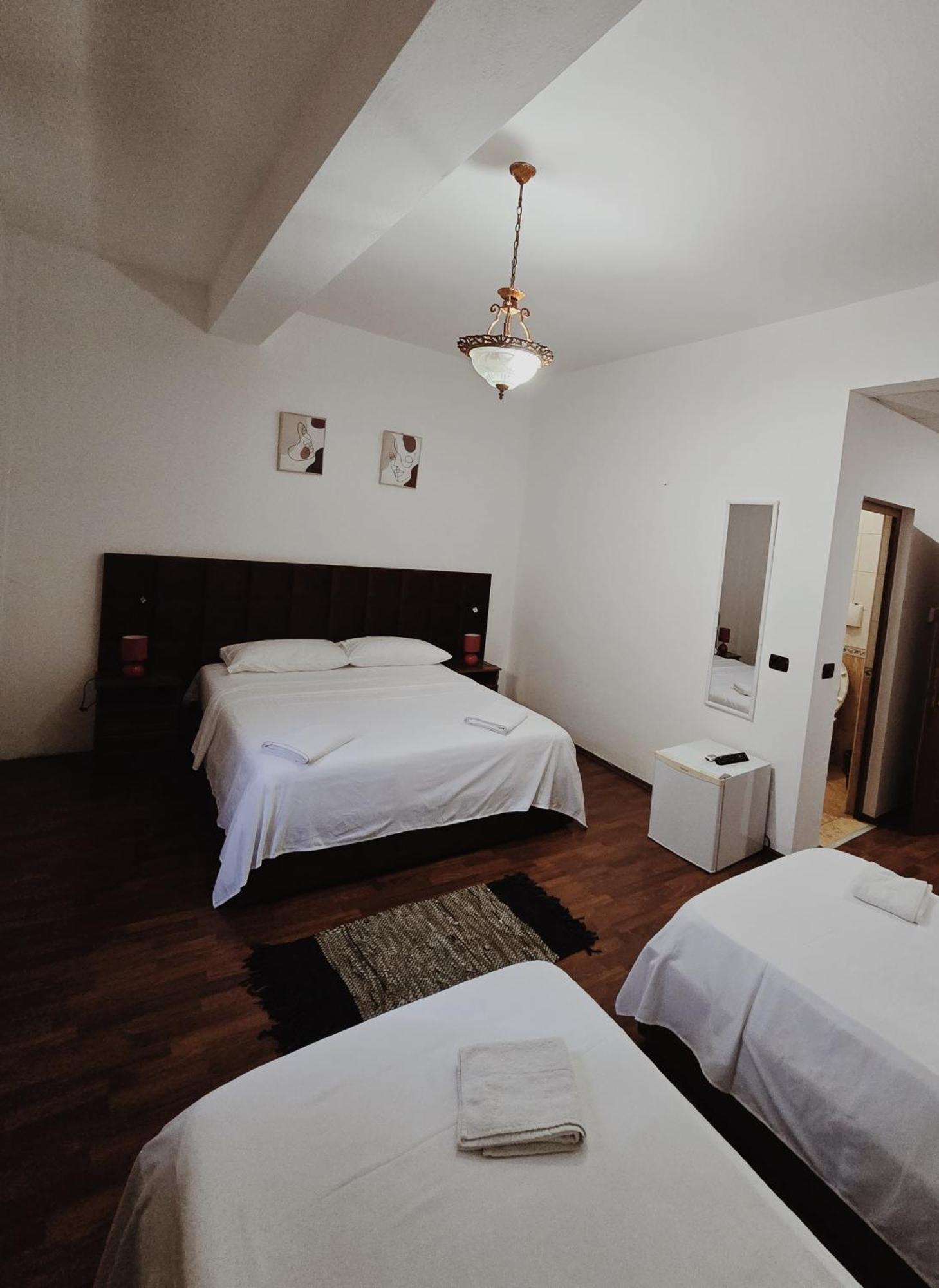 Grand Hotel Krujë エクステリア 写真