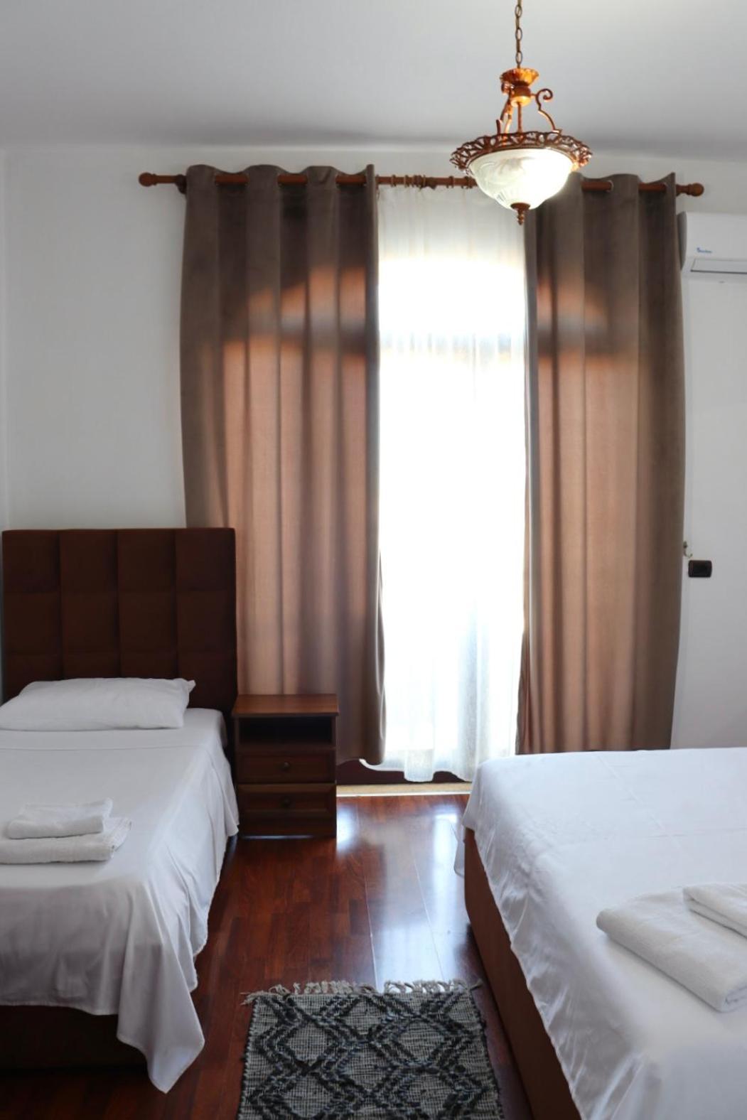 Grand Hotel Krujë エクステリア 写真